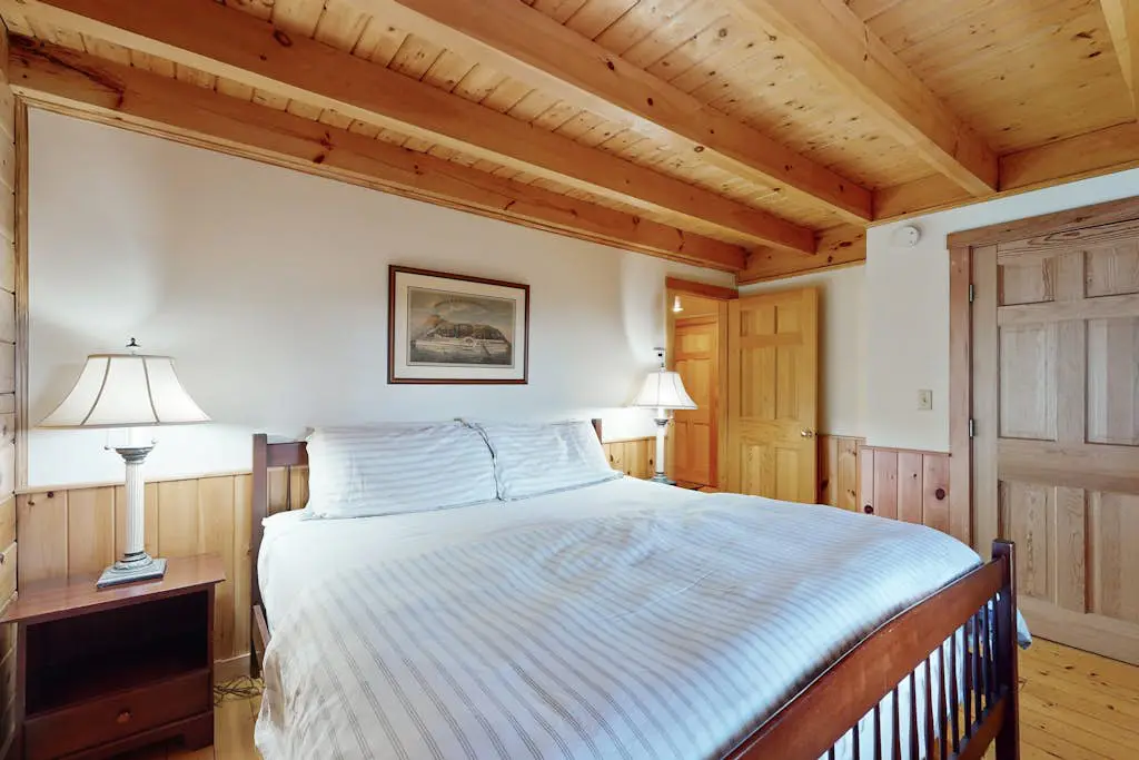 Lynx Cabin 106