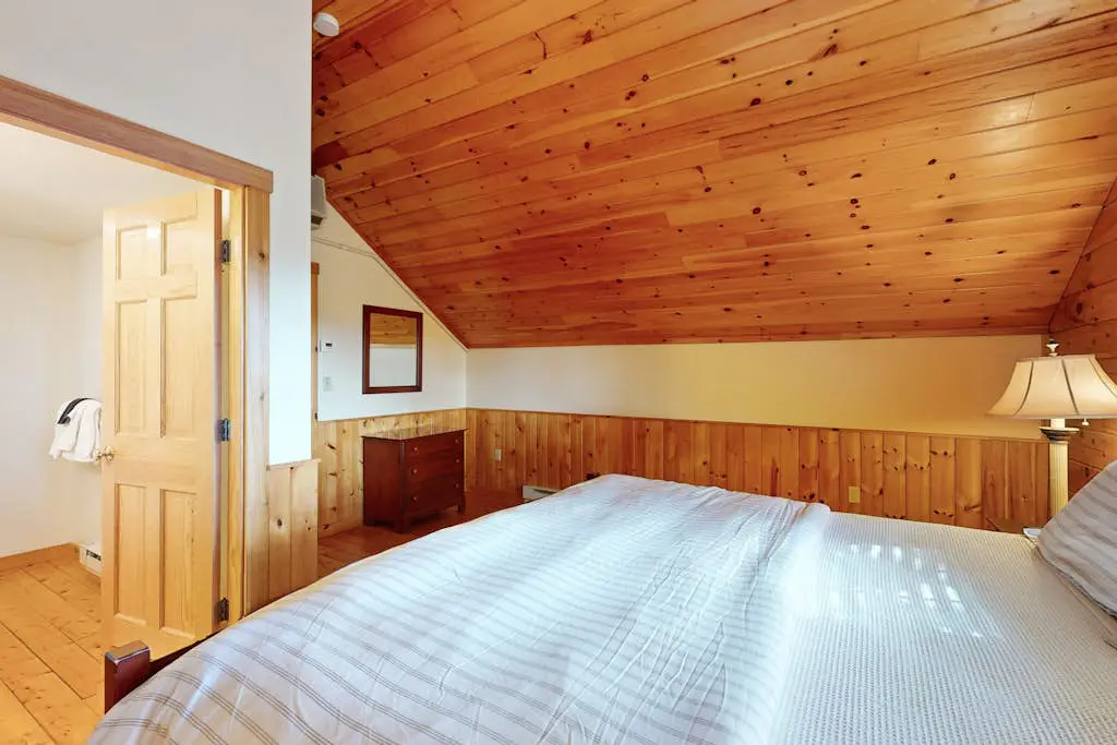 Lynx Cabin 106