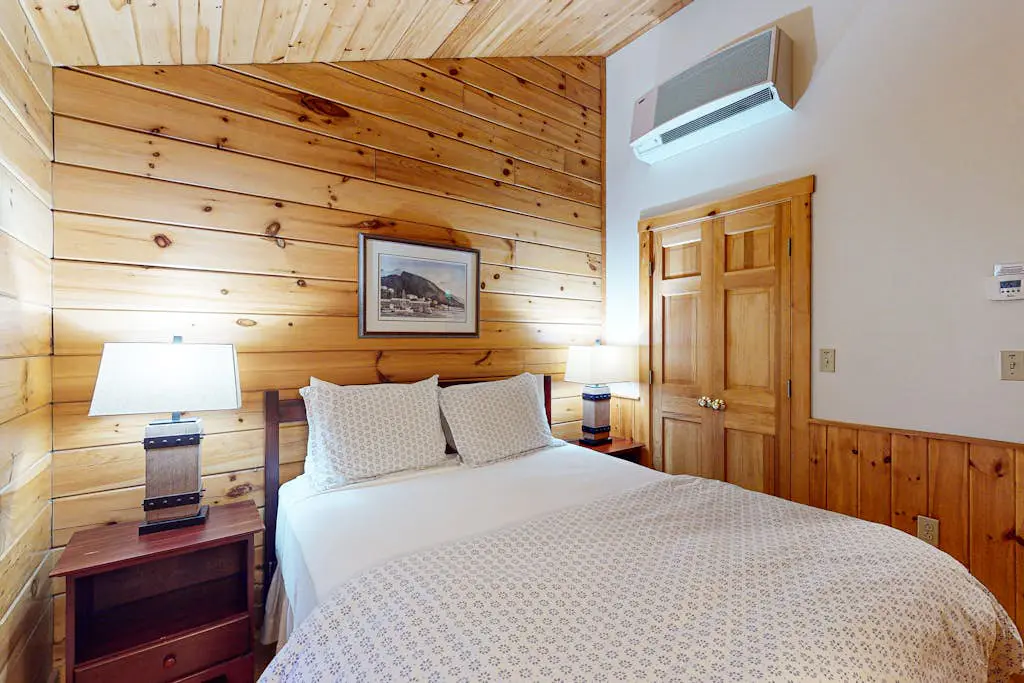 Hickory Cabin 80