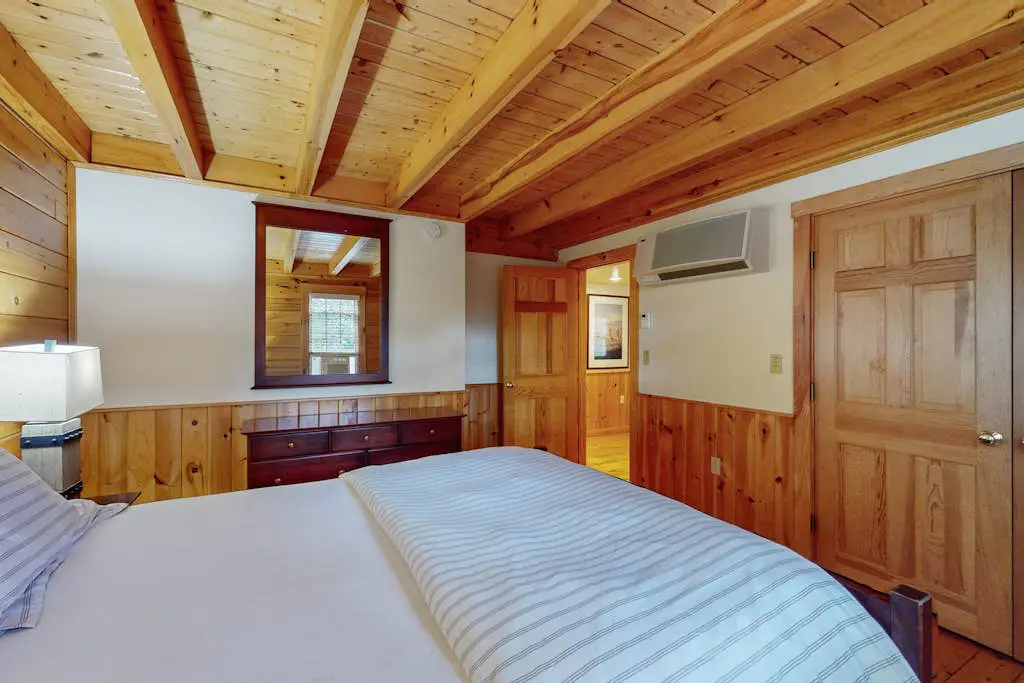 Chipmunk Cabin 102