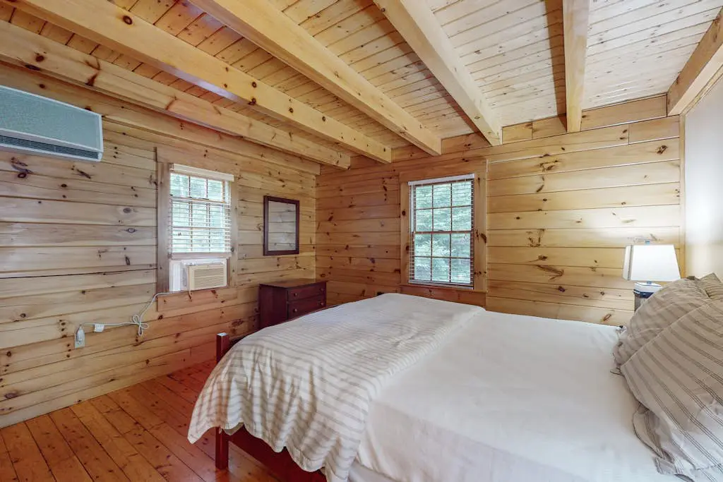 Chipmunk Cabin 102
