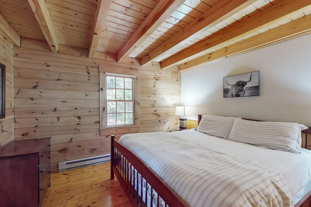 Chipmunk Cabin 102