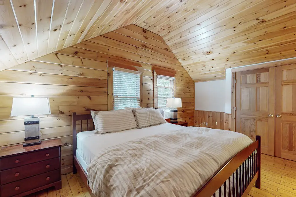 Chipmunk Cabin 102