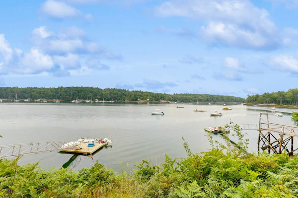 Charming Oceanfront Home with Stunning Water Views and Wifi