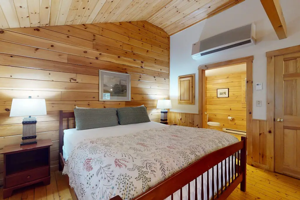 Owl Cabin 98