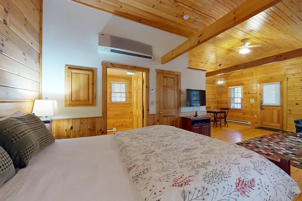 Owl Cabin 98