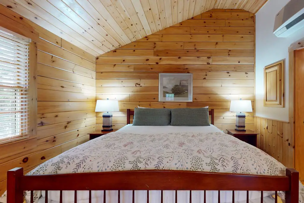 Owl Cabin 98