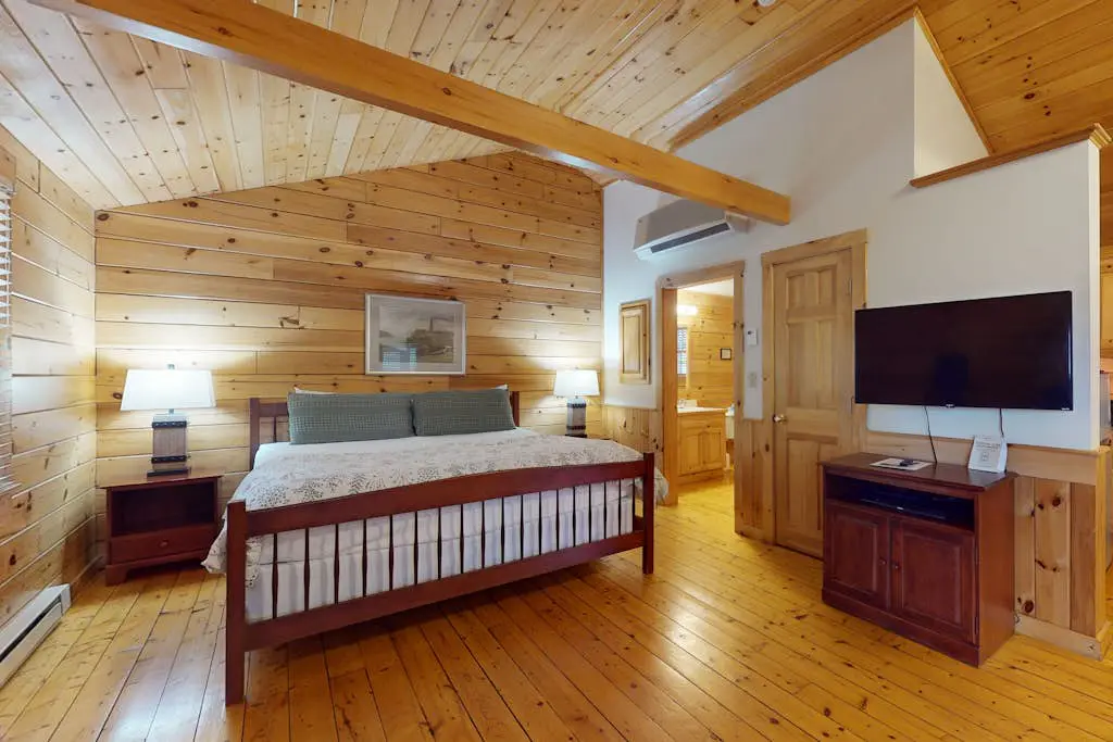Owl Cabin 98