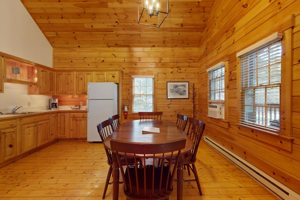Dog-friendly cabin retreat with full kitchen, private deck, firepit & hiking