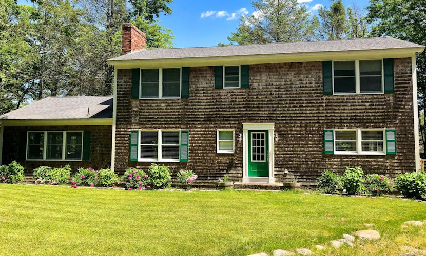 Tranquil private riverfront home w/ tidal dock & large yard