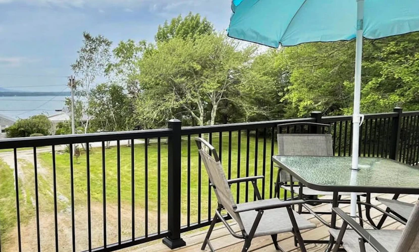 Charming apartment with ocean views, private deck, and easy bay access