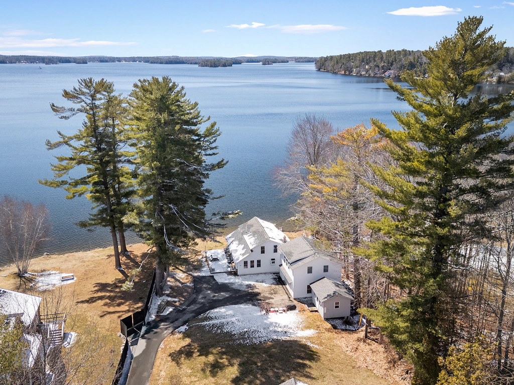 Cobbossee Hideaway