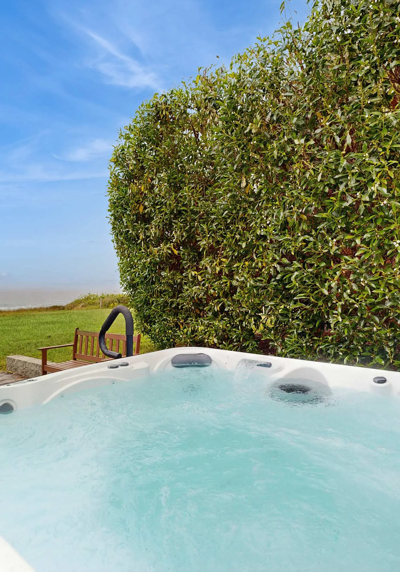 Mendocino Oceanfront Home - Hot Tub & BBQ
