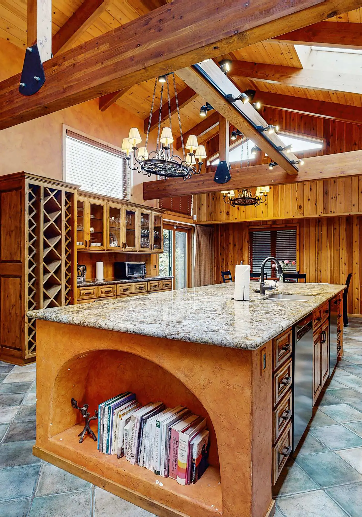 Mendocino Oceanfront Home - Hot Tub & BBQ