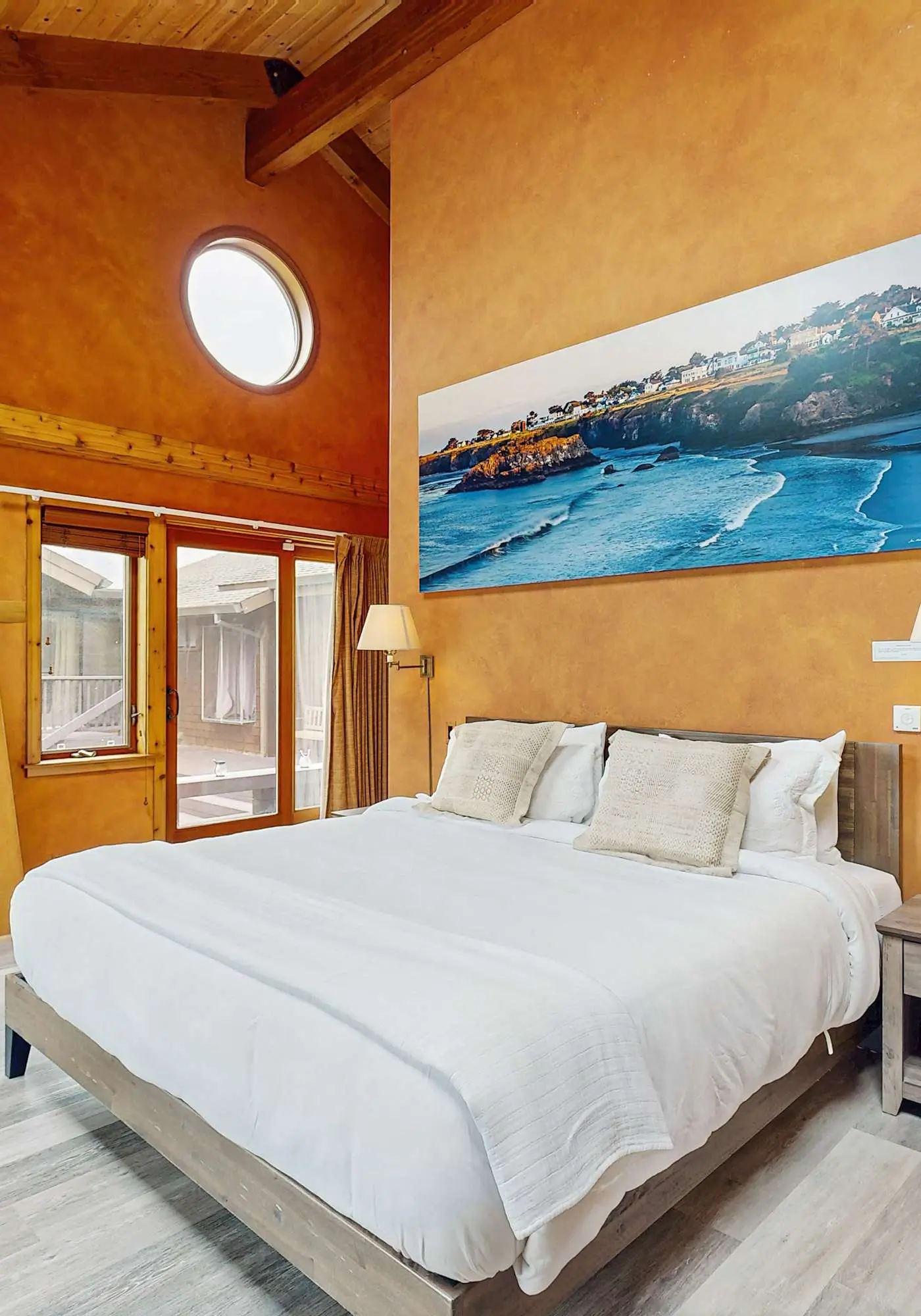 Mendocino Oceanfront Home - Hot Tub & BBQ