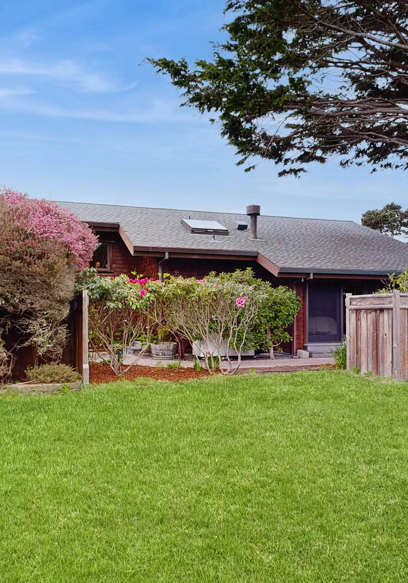 Mendocino Oceanfront Home - Hot Tub & BBQ
