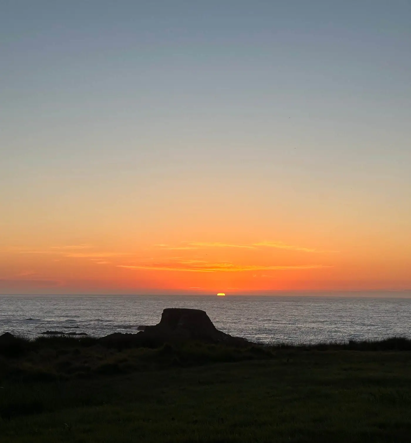 Mendocino Oceanfront Home - Hot Tub & BBQ