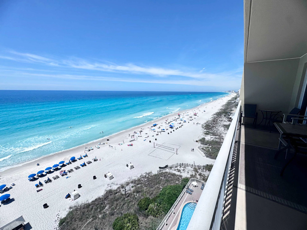 2 BR Oceanfront Condo with Shared Pool & Hot Tub