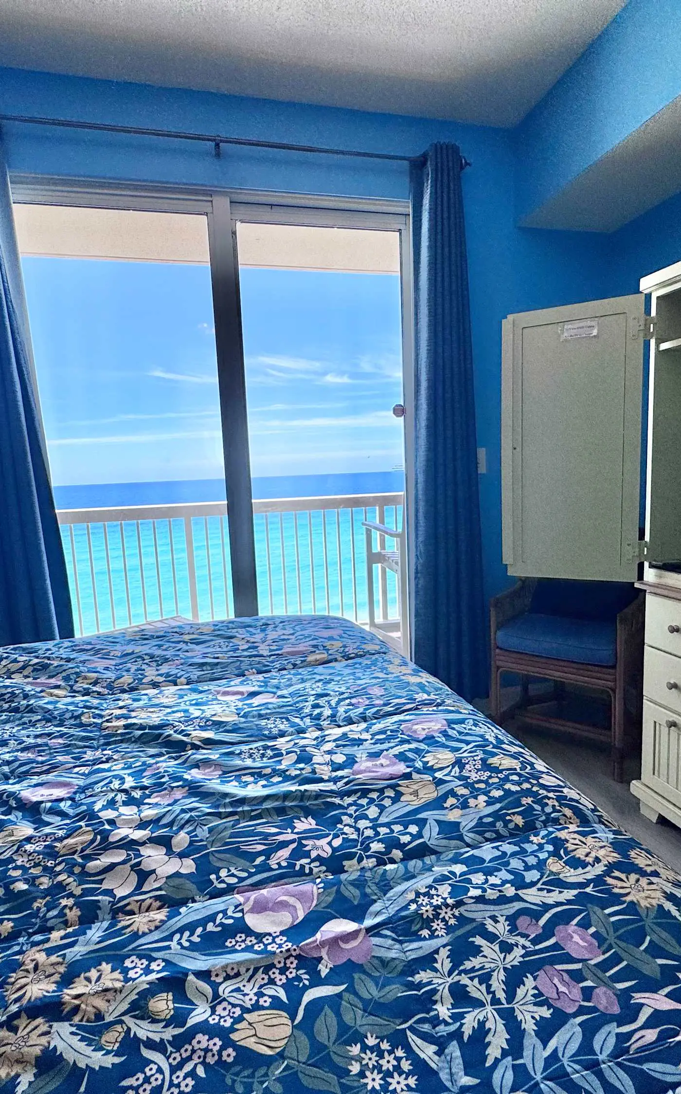 2 BR Oceanfront Condo with Shared Pool & Hot Tub