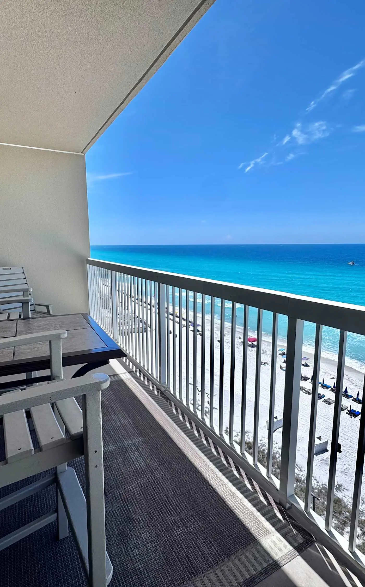 2 BR Oceanfront Condo with Shared Pool & Hot Tub