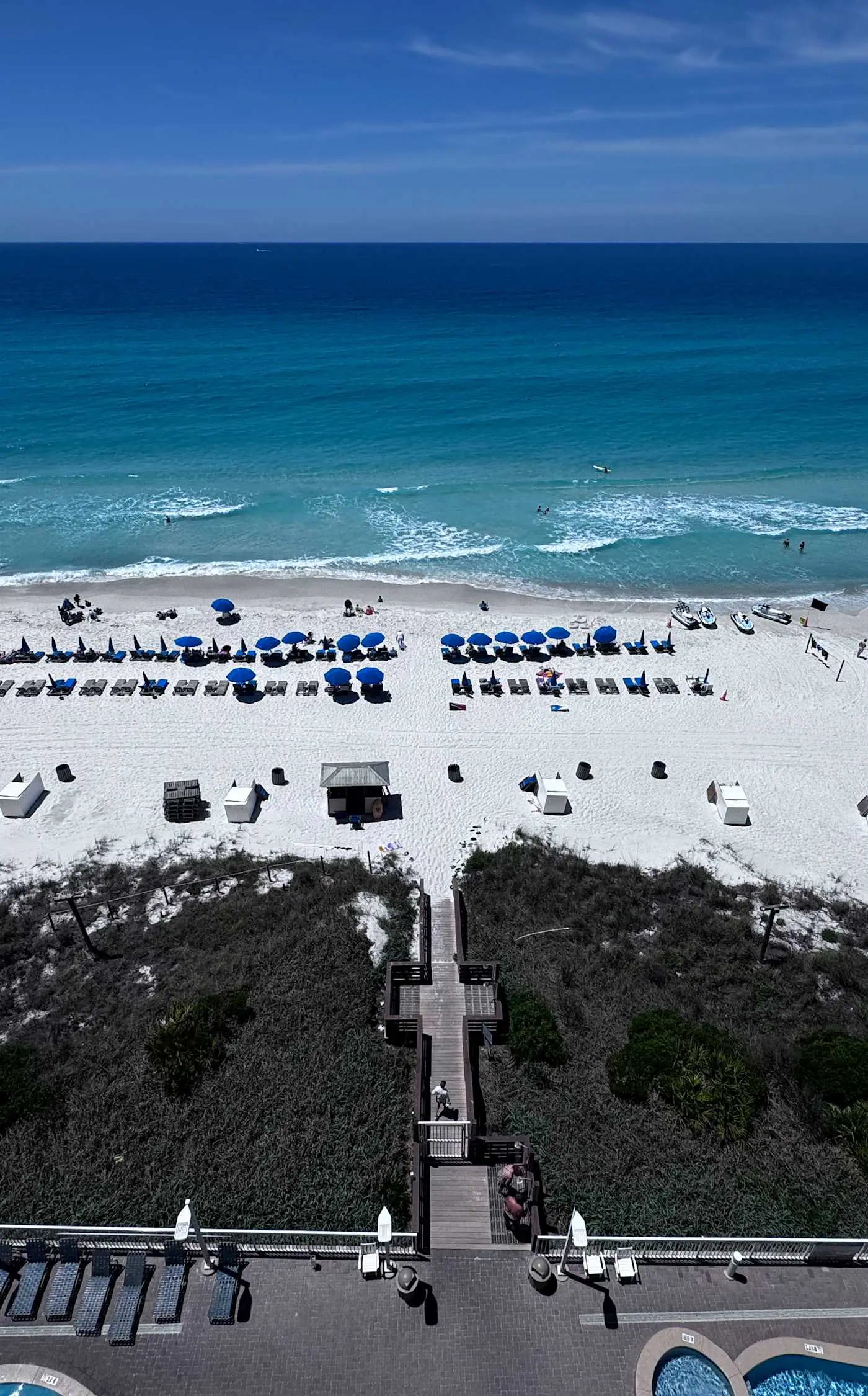 2 BR Oceanfront Condo with Shared Pool & Hot Tub