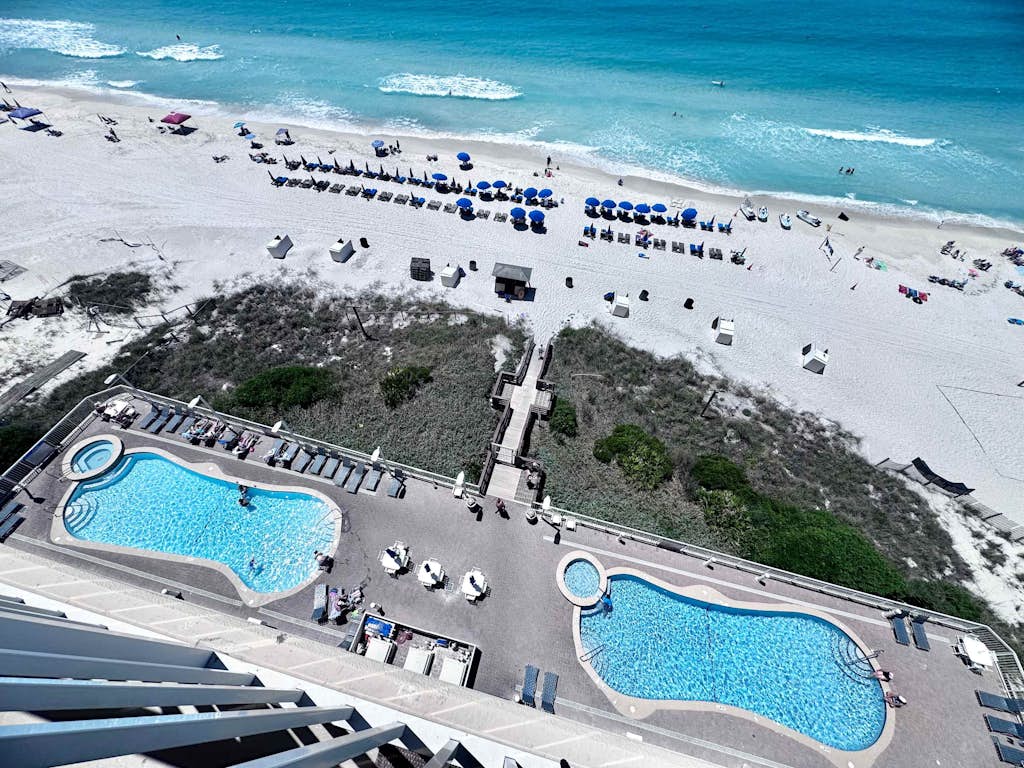 2 BR Oceanfront Condo with Shared Pool & Hot Tub