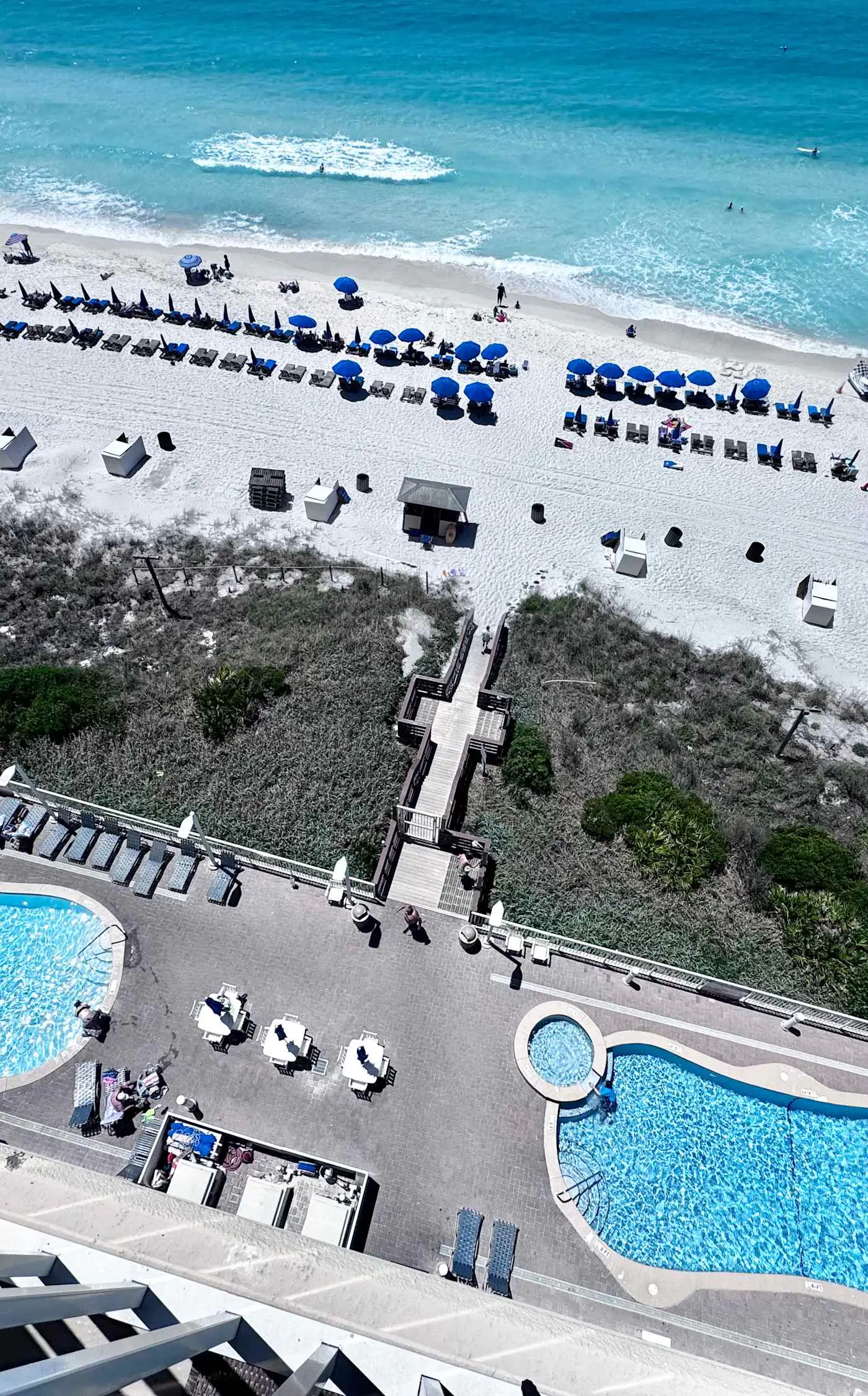 2 BR Oceanfront Condo with Shared Pool & Hot Tub
