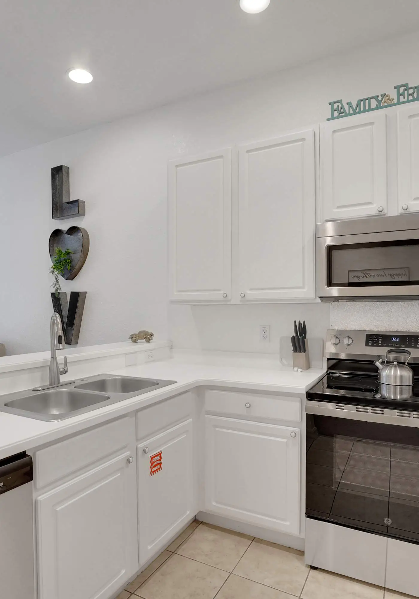 3BR Resort Condo Family Getaway near Disney World