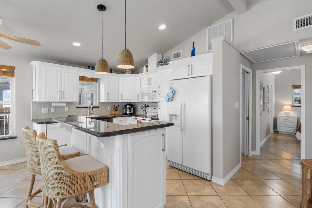 289 Charm and waterfront in Port Isabel with 2bds, 2bths