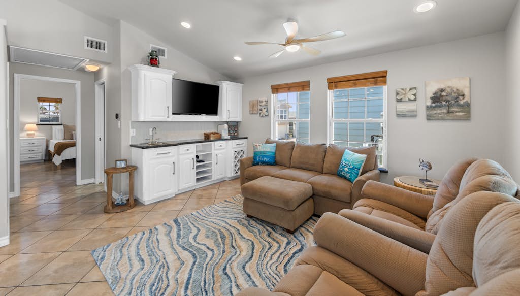 289 Charm and waterfront in Port Isabel with 2bds, 2bths