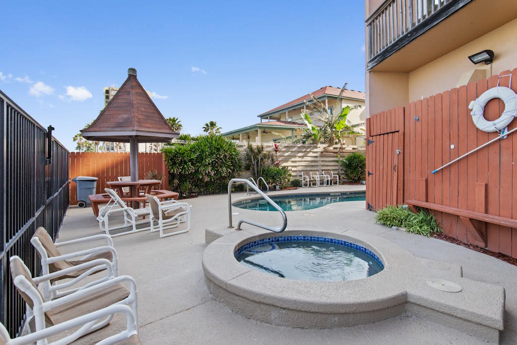 2BR with ocean view in South Padre Island, perfect for your getaway.