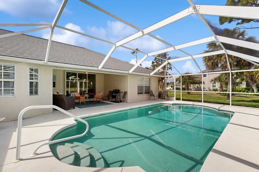 Spacious home with outdoor space & private pool