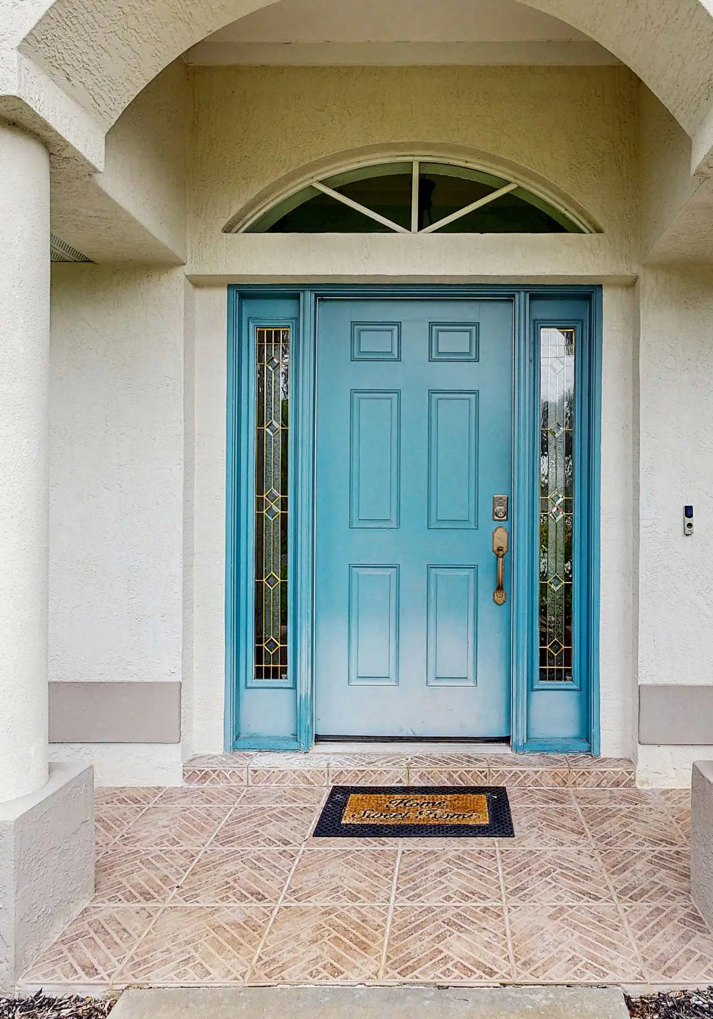 Spacious home with outdoor space & private pool