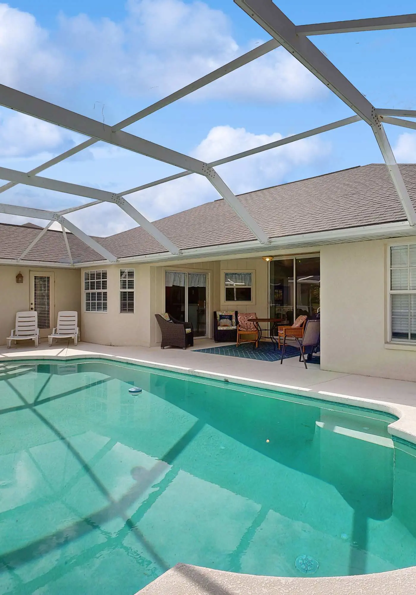 Spacious home with outdoor space & private pool