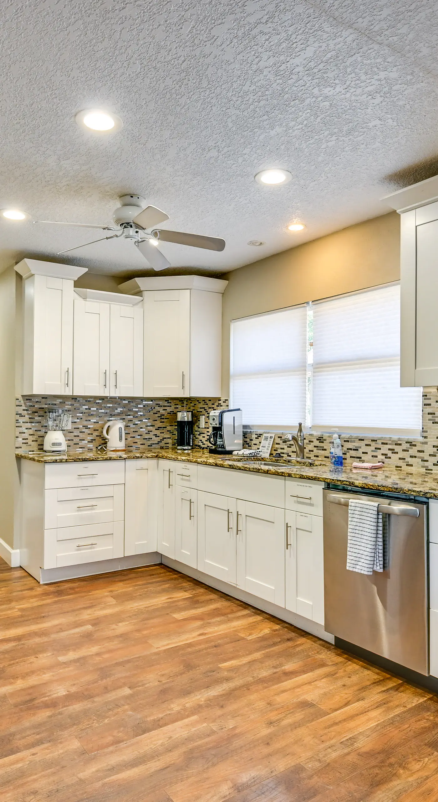 Dock & Beautiful Views! Spacious Bellows Lake Gem