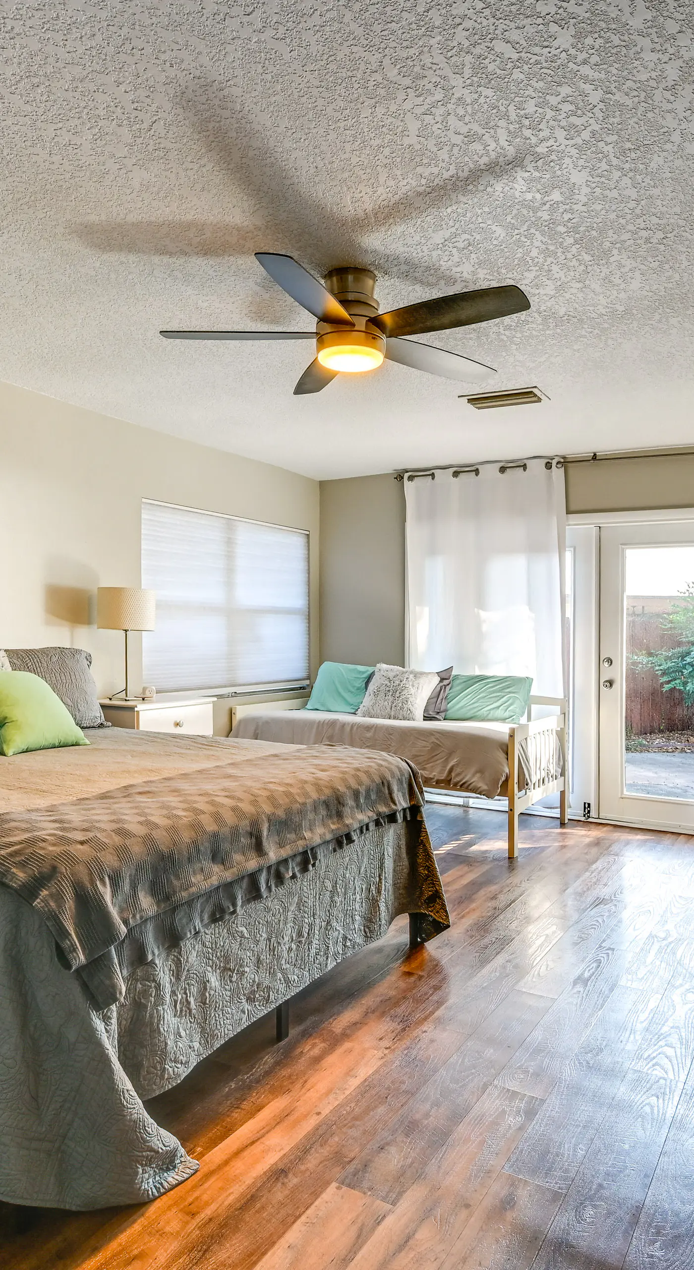 Dock & Beautiful Views! Spacious Bellows Lake Gem