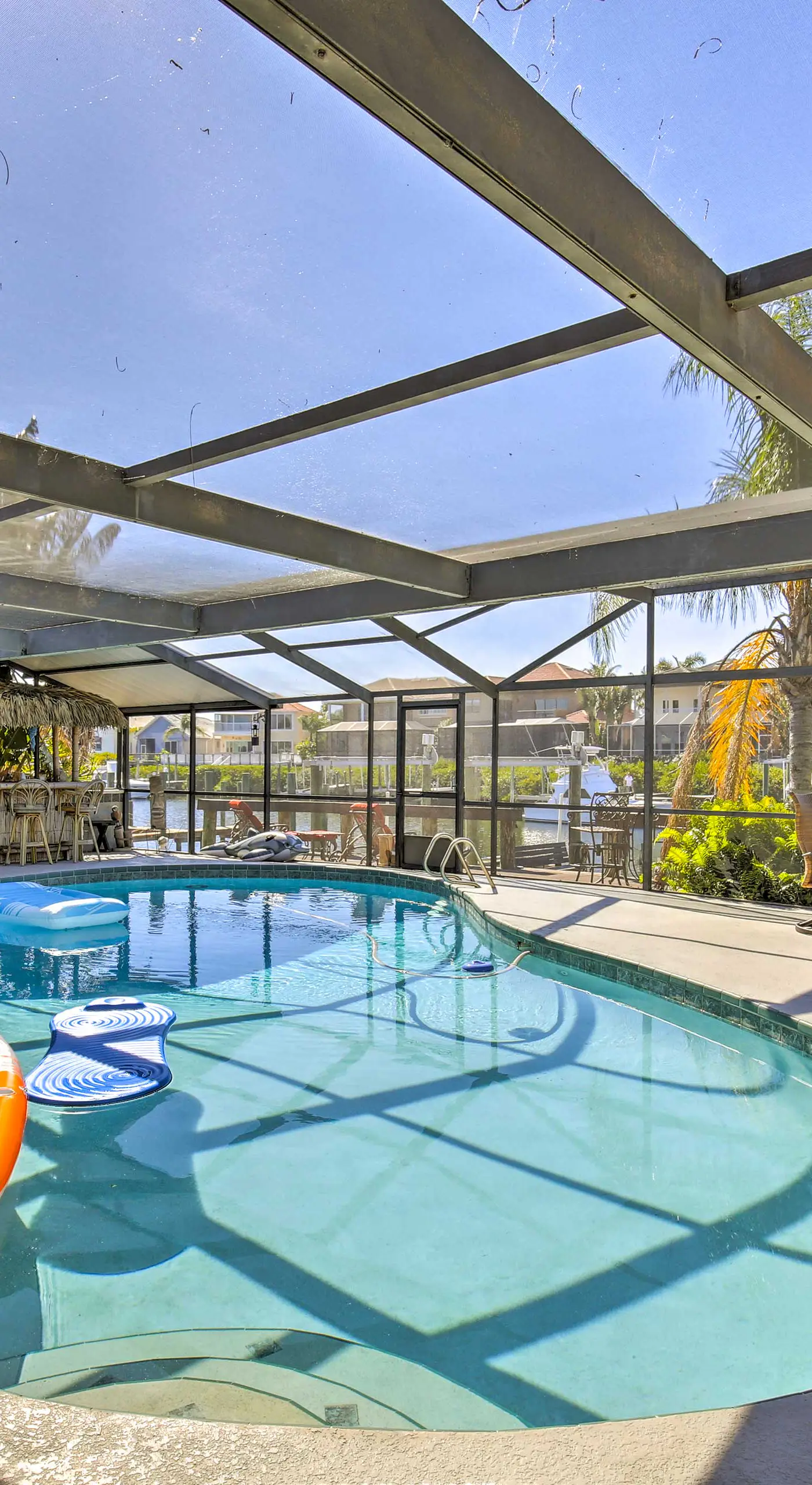 Solar-Heated Pool! Tropical Apollo Beach Hideaway