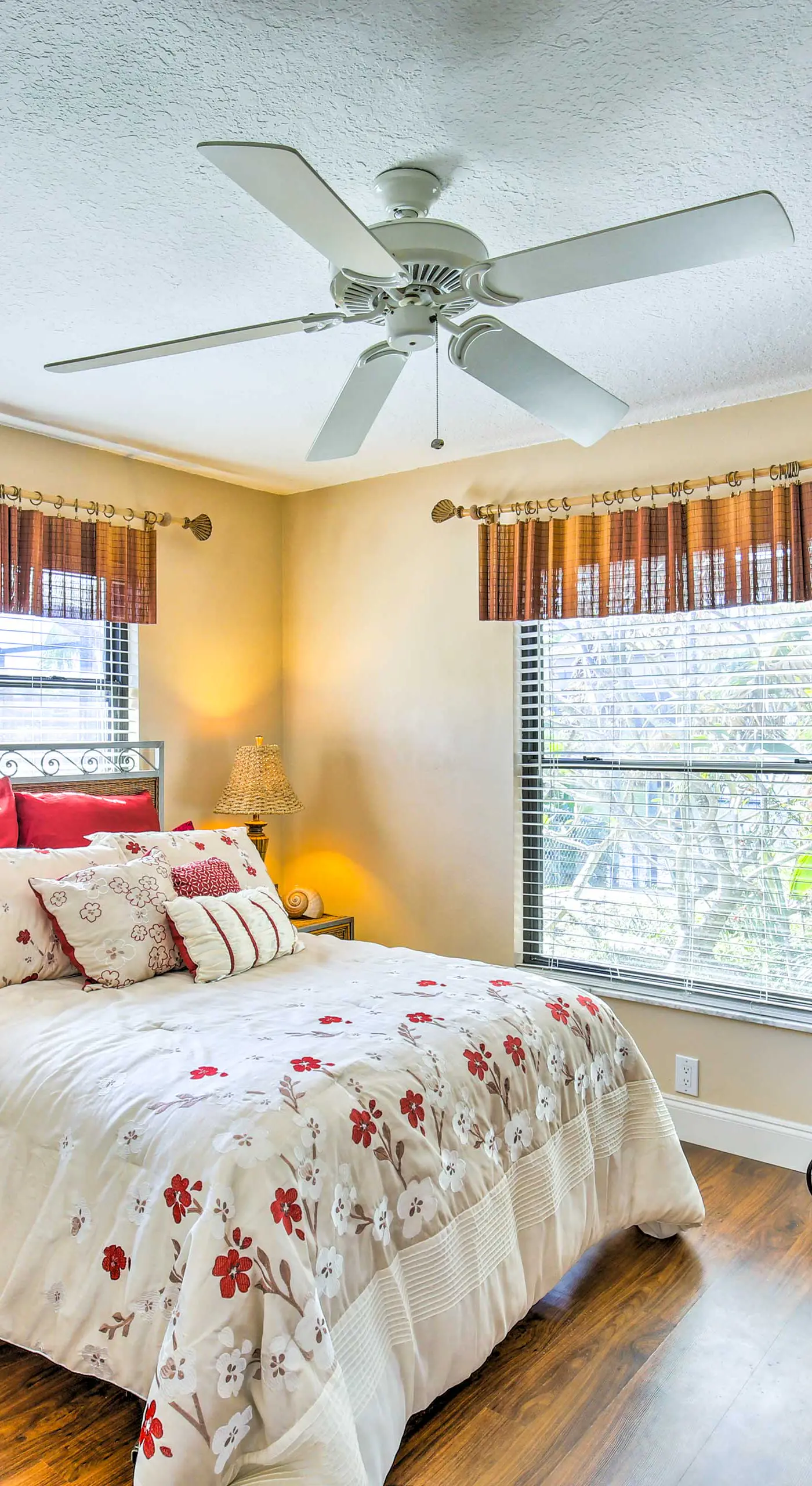 Solar-Heated Pool! Tropical Apollo Beach Hideaway