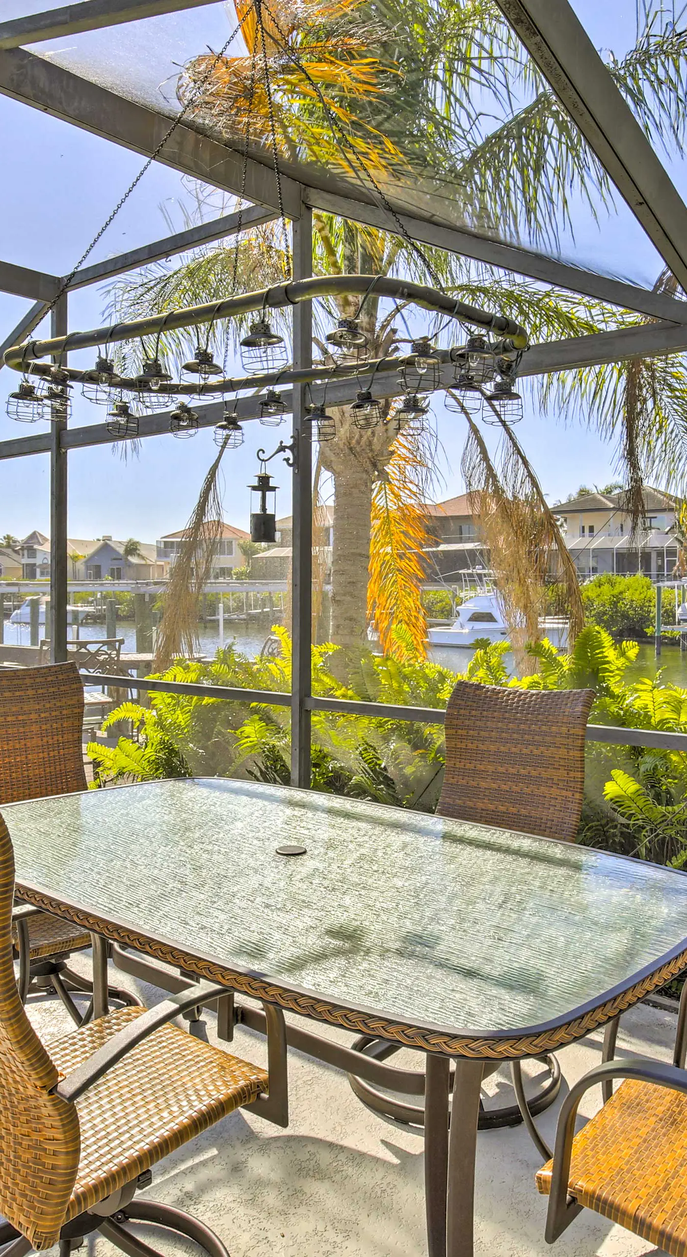 Solar-Heated Pool! Tropical Apollo Beach Hideaway
