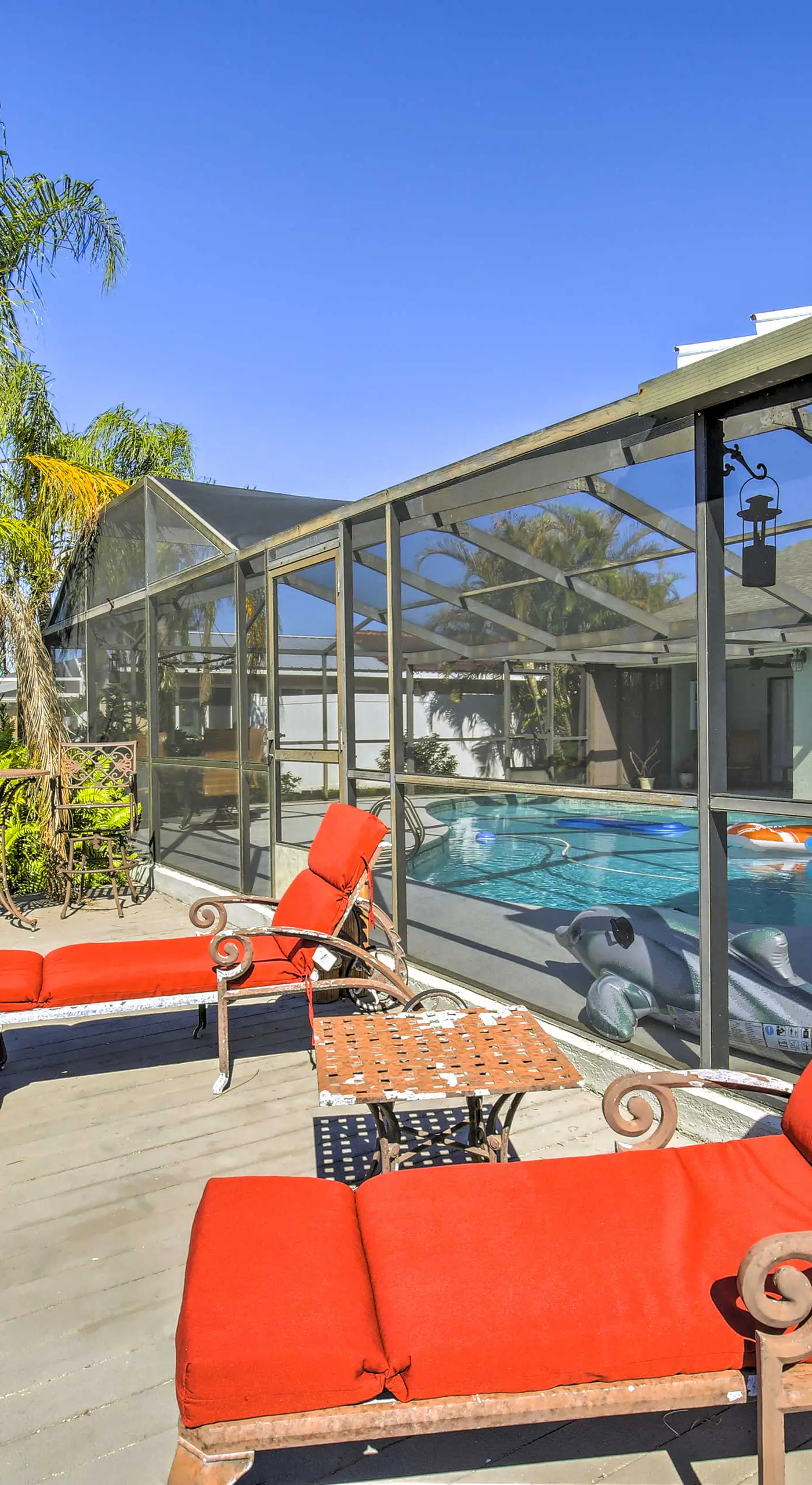 Solar-Heated Pool! Tropical Apollo Beach Hideaway