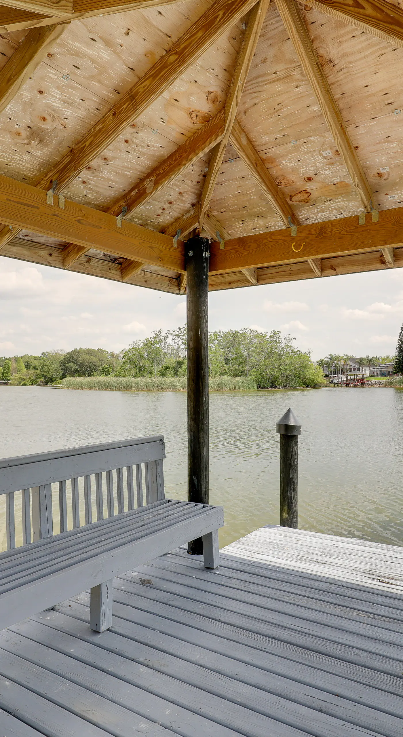Bright Getaway w/ Ski Lake, 11 Miles to Dtwn Tampa