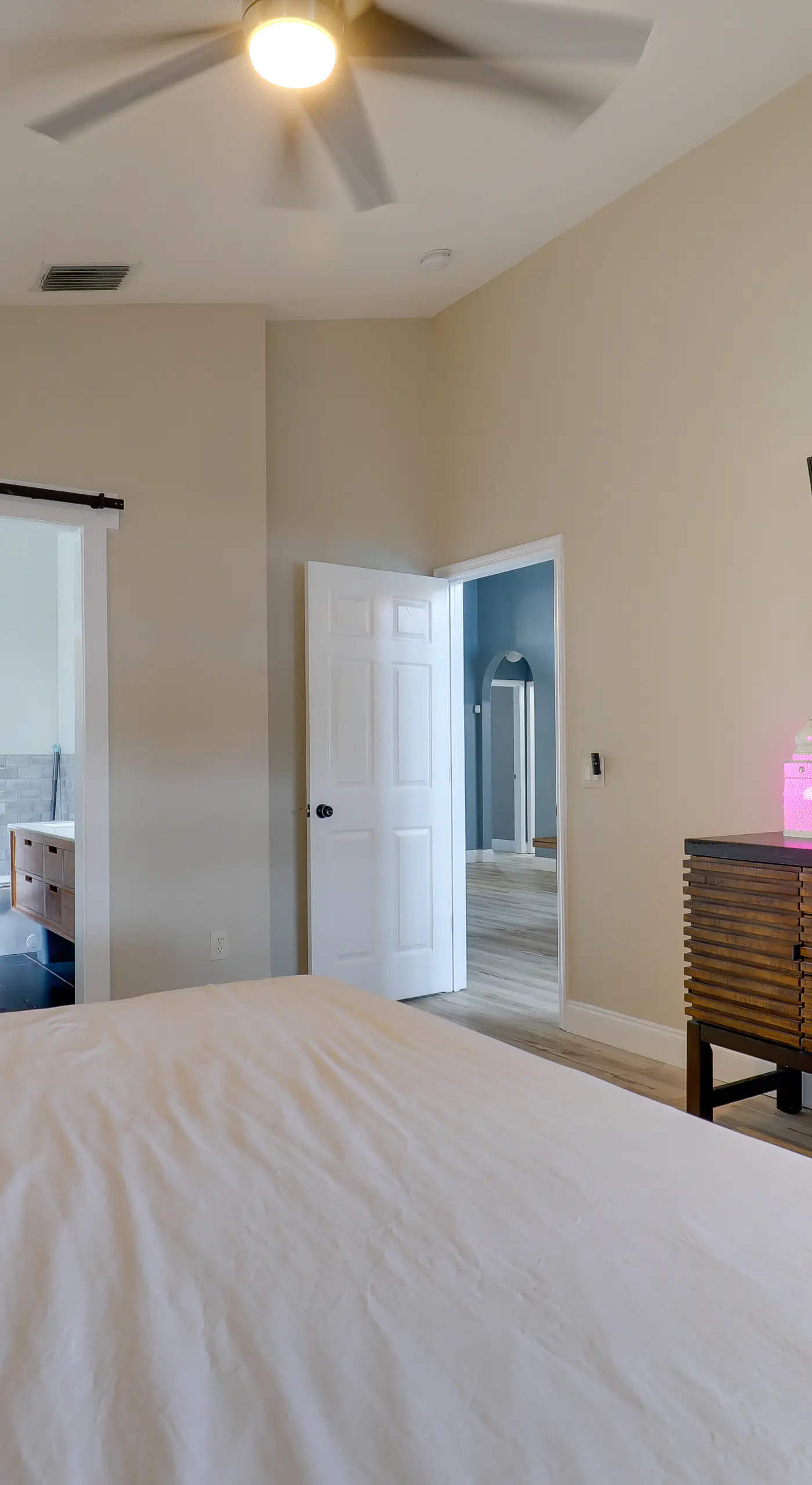 Bright Getaway w/ Ski Lake, 11 Miles to Dtwn Tampa