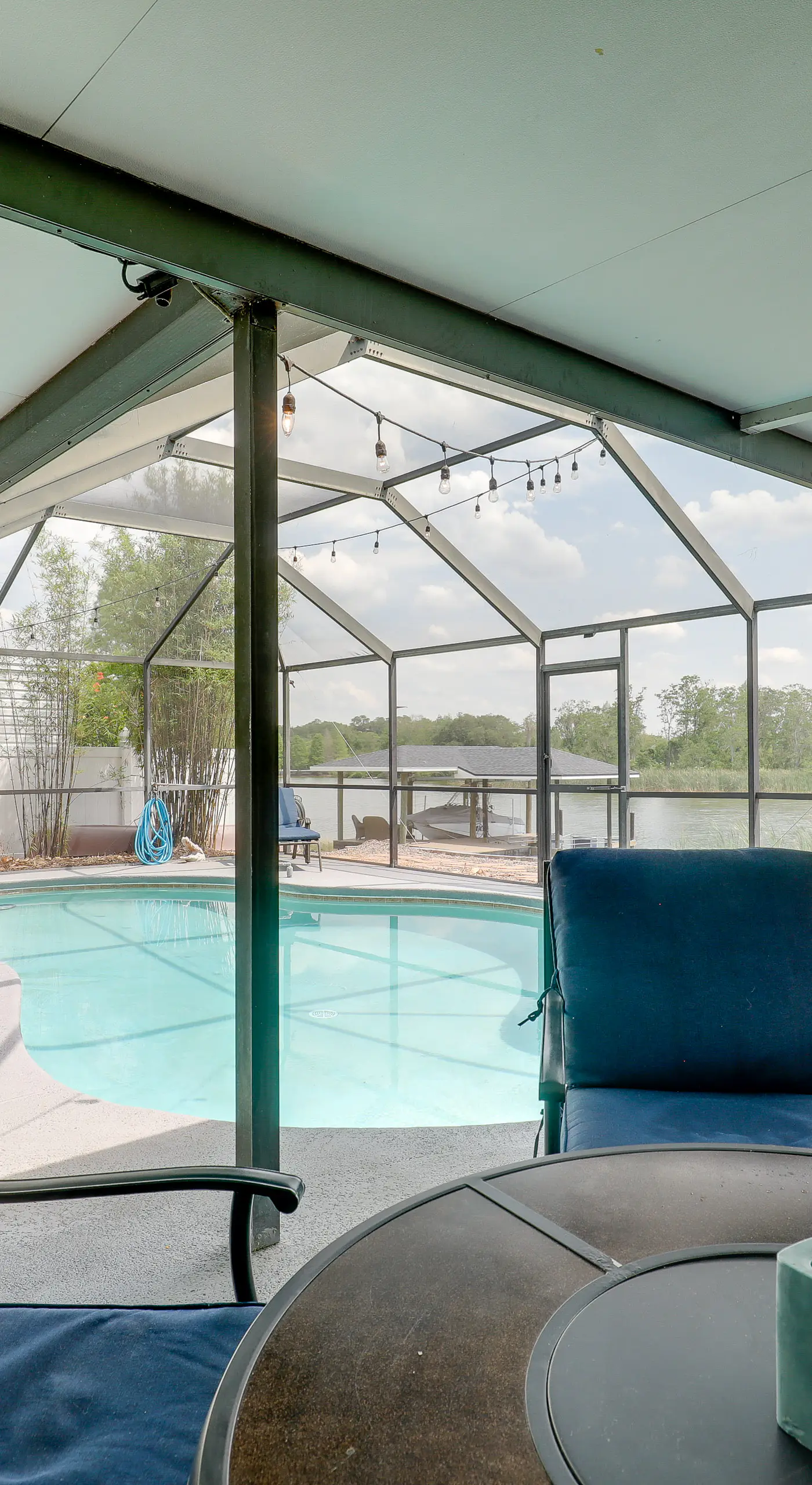 Bright Getaway w/ Ski Lake, 11 Miles to Dtwn Tampa