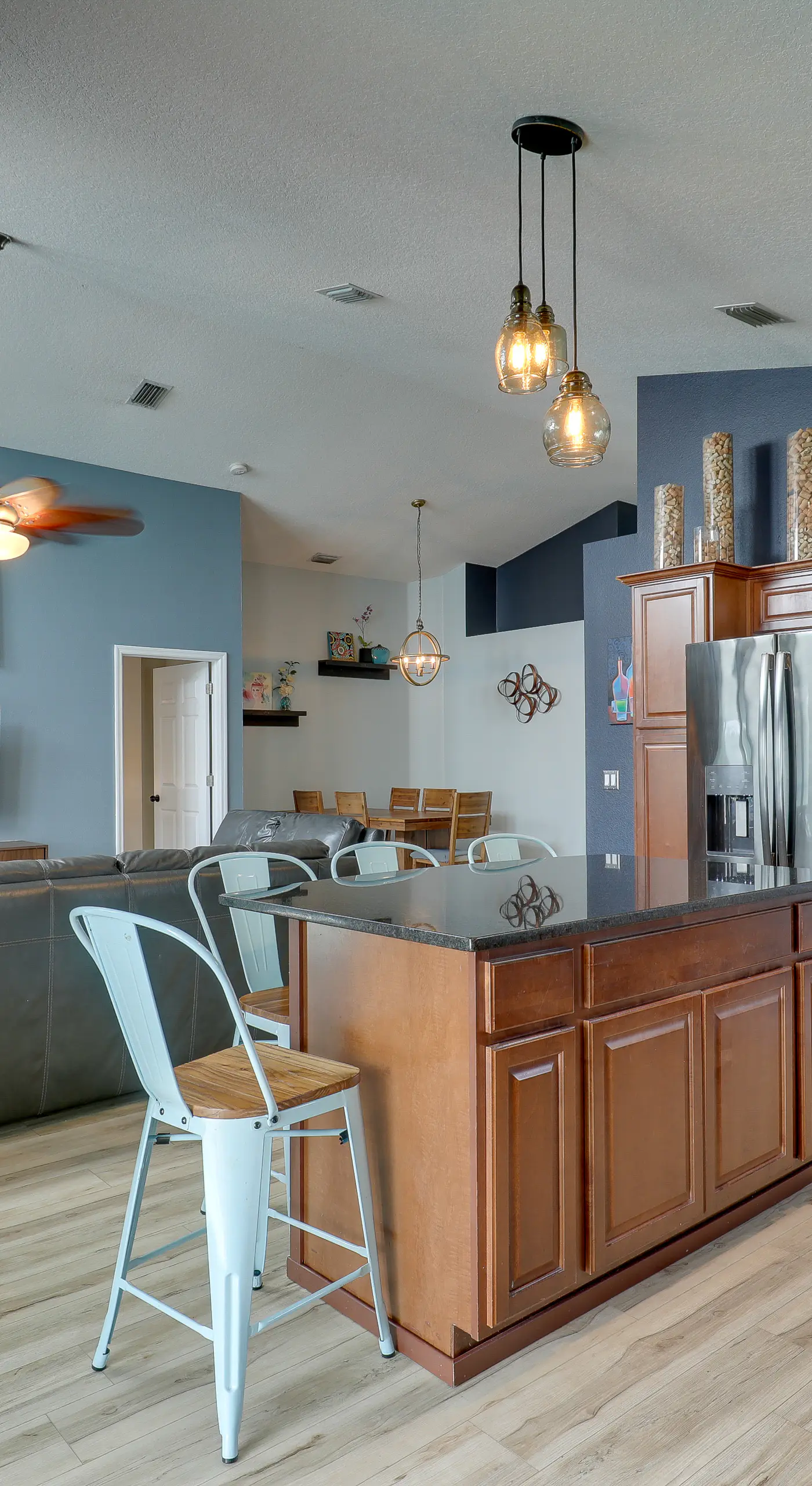Bright Getaway w/ Ski Lake, 11 Miles to Dtwn Tampa