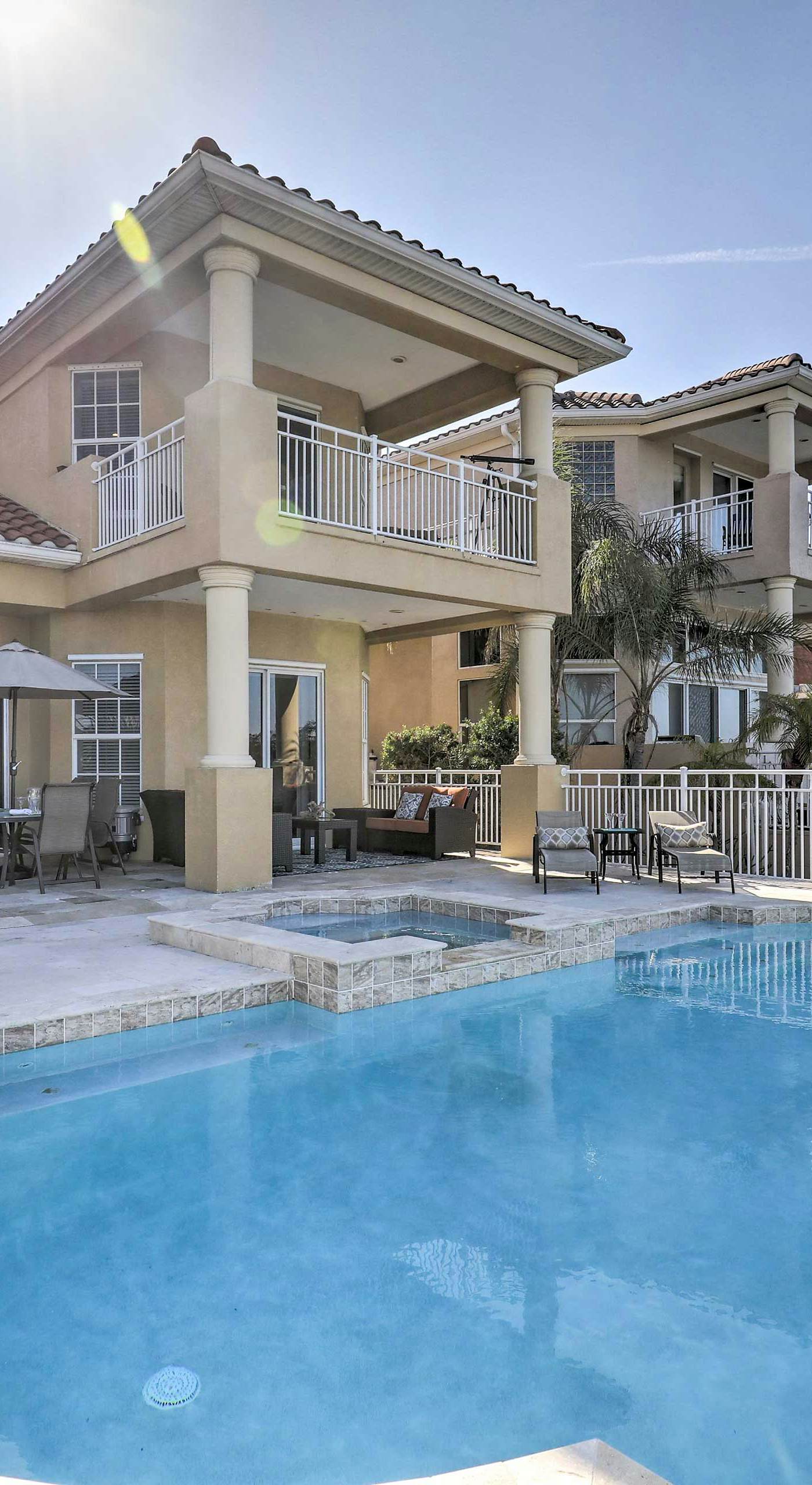 Waterfront Gem w/ Pool & Dock in Apollo Beach