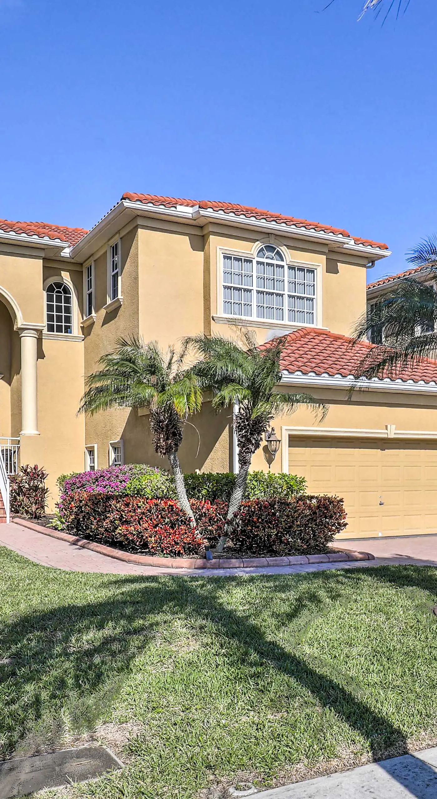 Waterfront Gem w/ Pool & Dock in Apollo Beach