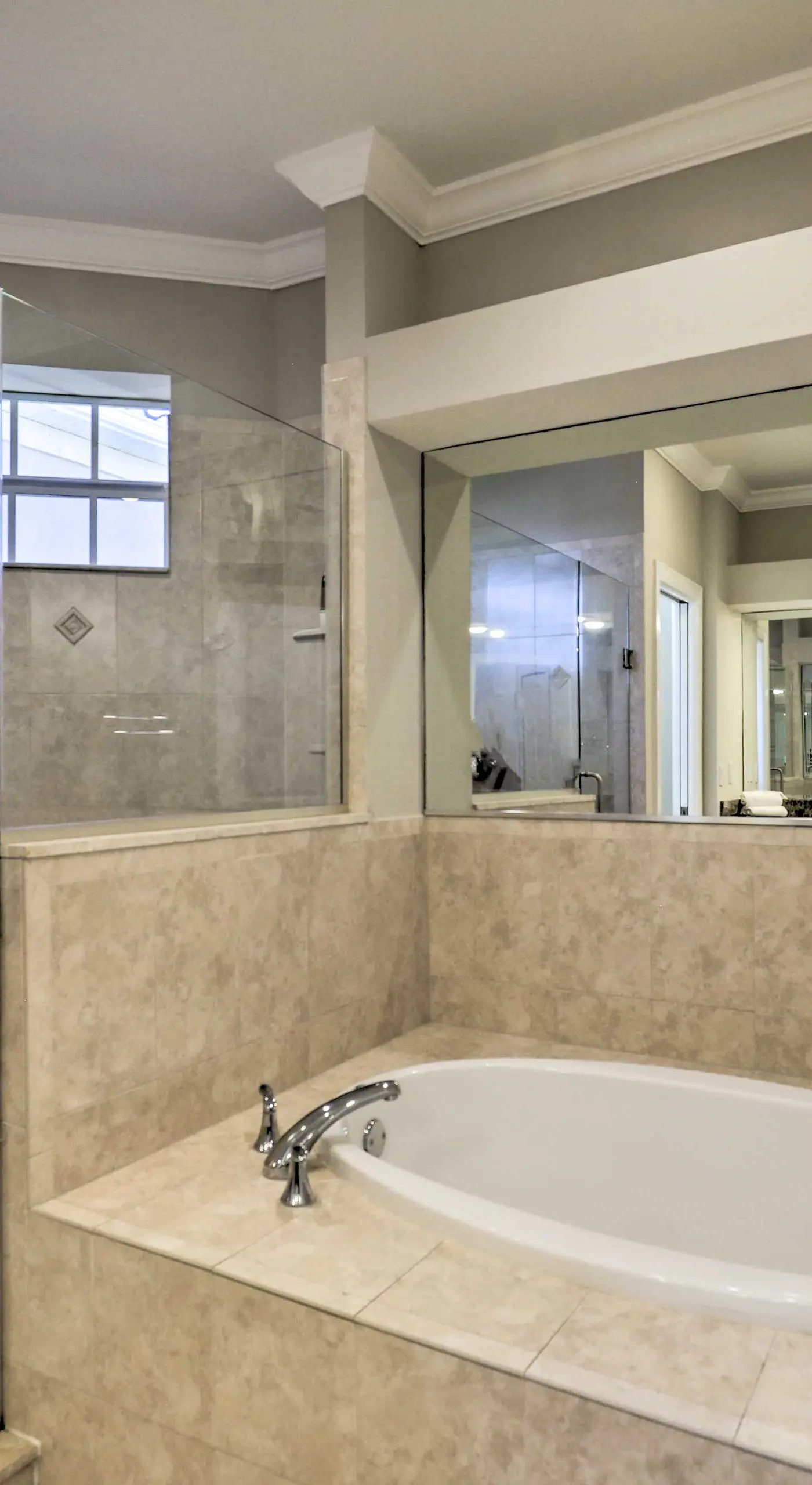 Waterfront Gem w/ Pool & Dock in Apollo Beach