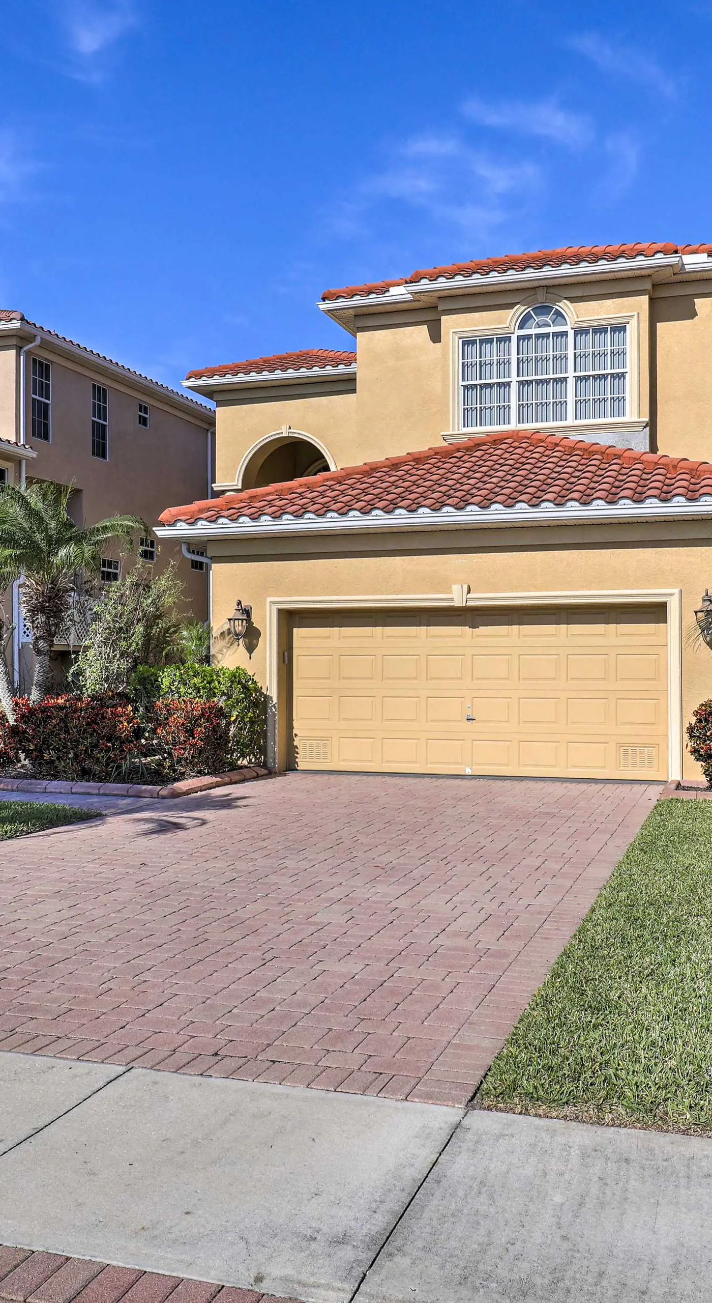 Waterfront Gem w/ Pool & Dock in Apollo Beach