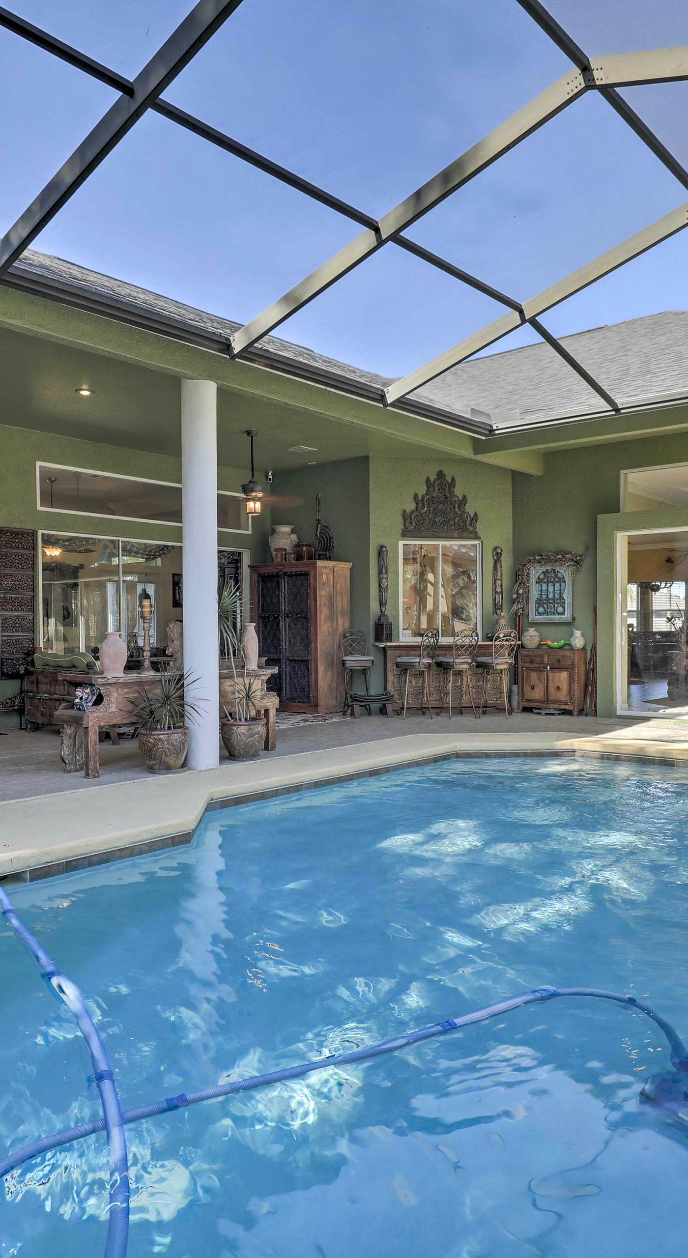 Luxurious Home w/ Private Pool & Lanai Near Tampa!