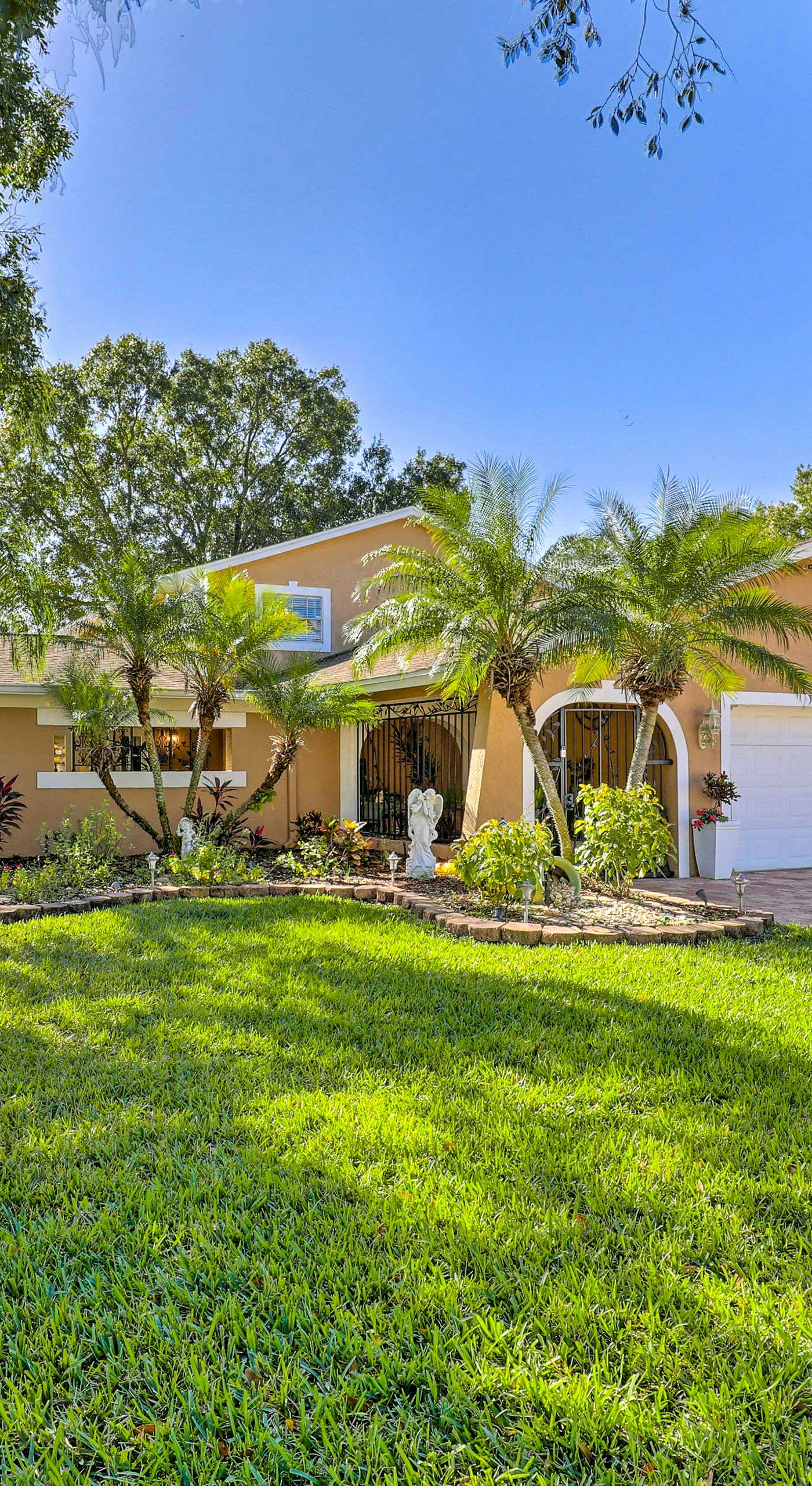 Cozy Home in Heart of Tampa w/ Lanai & Pool!